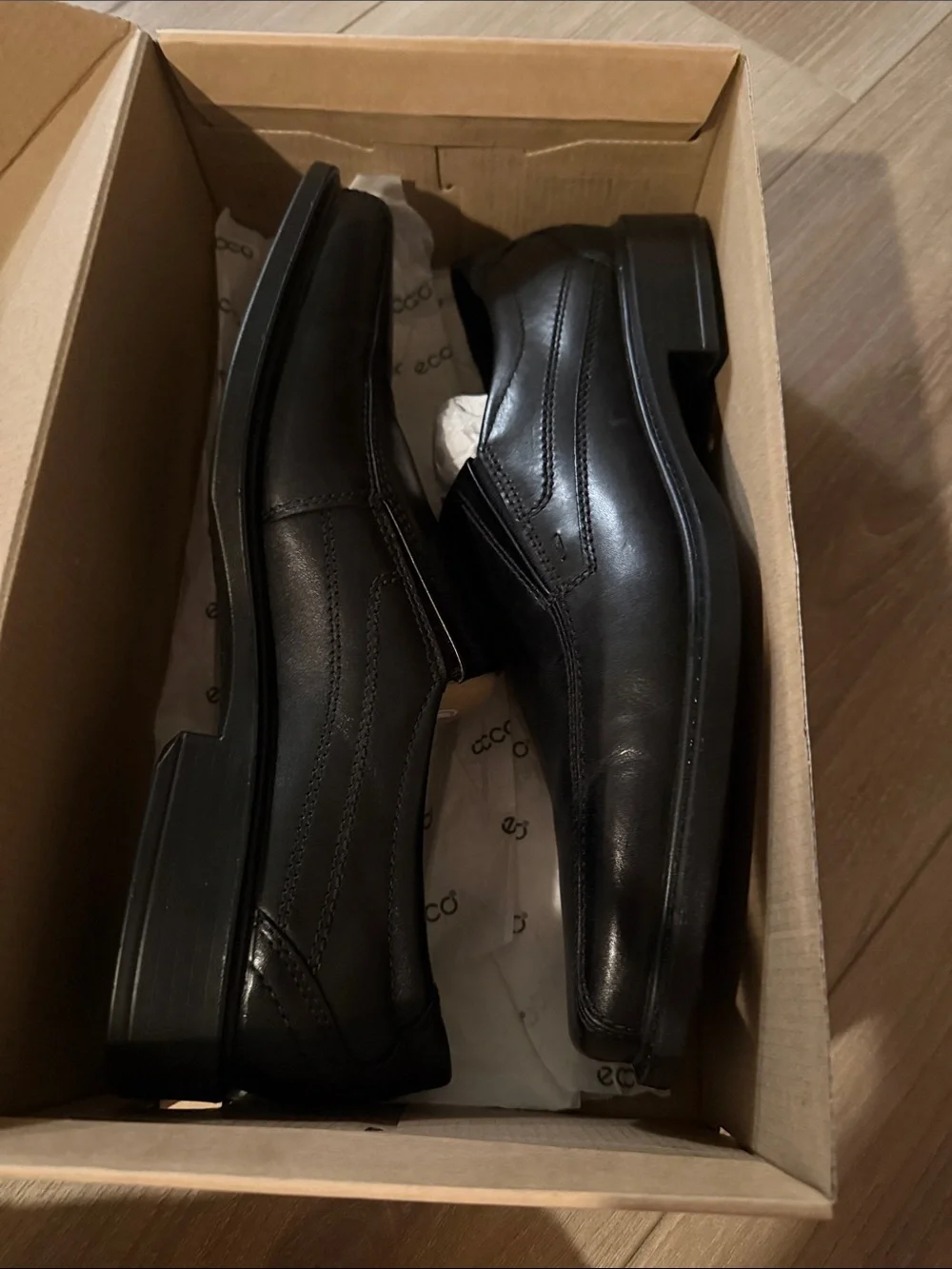 BRAND NEW- Ecco Black Leather Slip-On Loafers